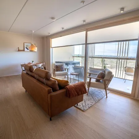 アパート Marina B5